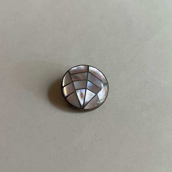 Spiderweb Pearl Pendant, Southwestern Inlay Mother of Pearl Brooch, Signed - Picture 3 of 10